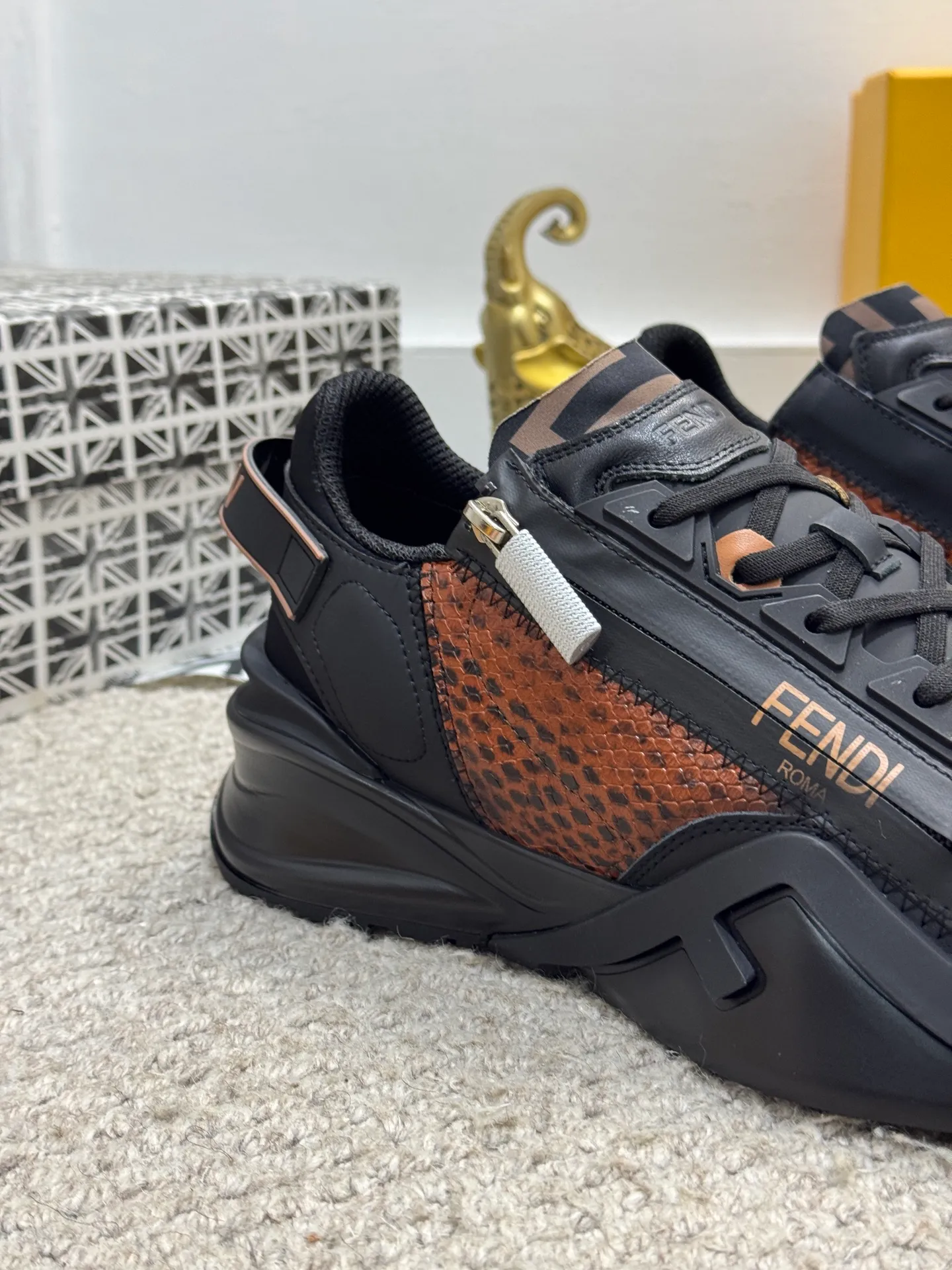 Men's men's shoes 💰520 [New style] 🦥🦥 Original quality - Fendi ◾️▫️F D🆕 Spring and summer new men's slip-on sneakers, with elastic straps, side zippers, and corrugated soles engraved with F. Embossed Fendi Flow lettering on the heel. Mixed material of high-tech fabric and black suede. FF graphic tongue. Ultra-light and wear-resistant EVA sole. Size: 38-44 (45 customized